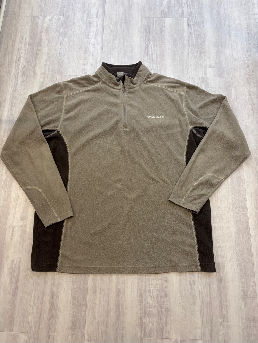 Columbia Fleece Layer with Quarter-Zip Collar Gray/Charcoal Gray